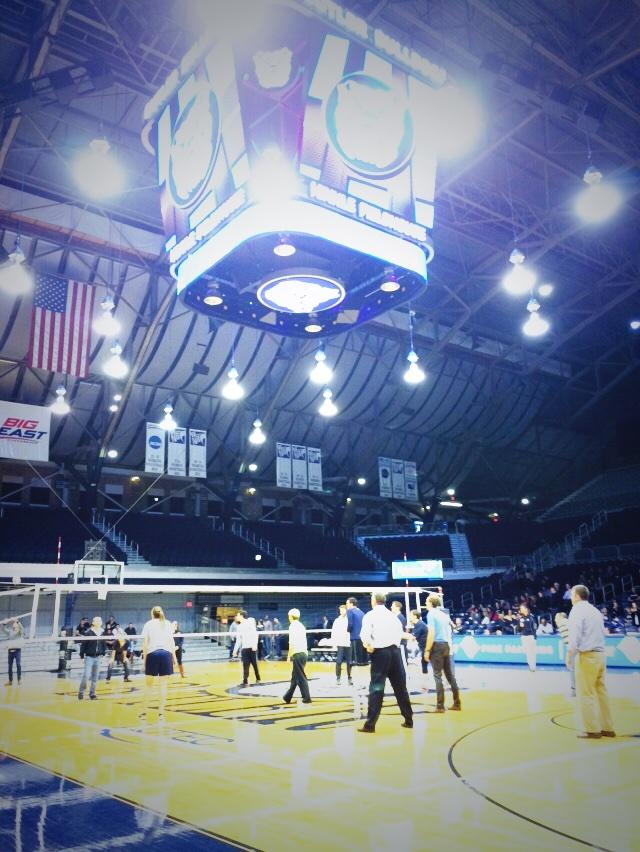 ButlerVB's tweet photo. Butler Faculty/Staff vs Students volleyball match at the break! #welovebutler #facultyrock http://t.co/l7OkpCadvq