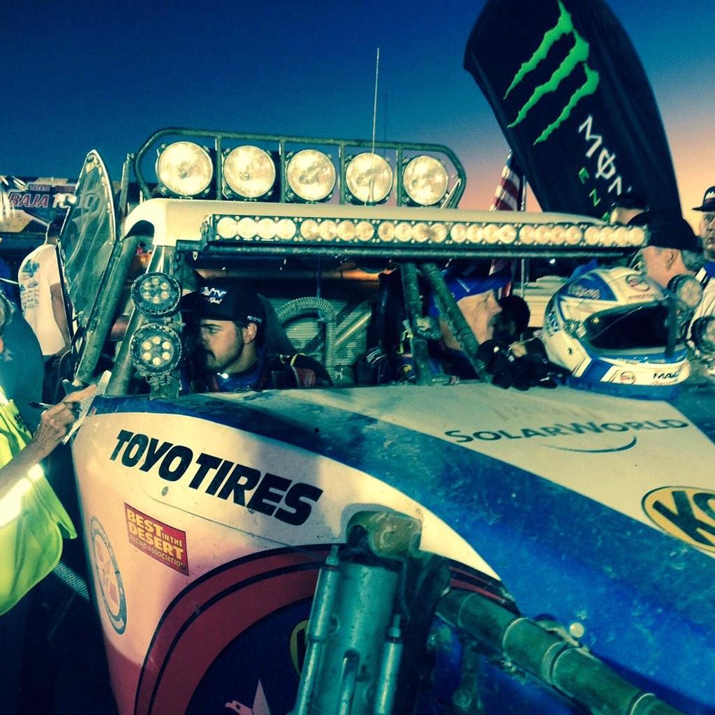 StrongholdMotor's tweet photo. Our first time at it and we finished!! Good stuff. #Baja1000 http://t.co/pYP86hoKZt