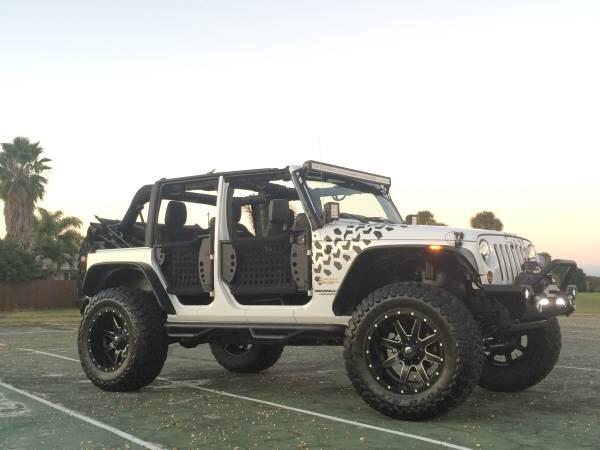 JEEP_MIA's tweet photo. Sema jeep give away!!!! Sign up to get a change to win one of them !!!!!! @Jeep_Family @JeepTred http://t.co/XrEuaulwOU