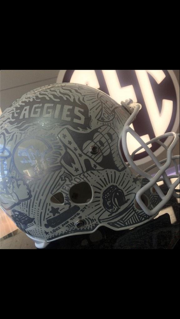 ChipotleTweetin's tweet photo. Looks like the Aggies ate at chipotle and got inspired http://t.co/Y7bi8qdrDb