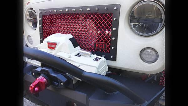JEEP_MIA's tweet photo. Not only it longs good but the best performance kit in a @jeep!!! Electric suspension assisted with fox shocks http://t.co/APVzrYyxPp