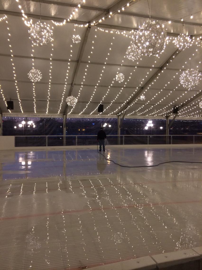 Chef_MorganW's tweet image. #flooding #freshice #newtradition @FairmontEmpress