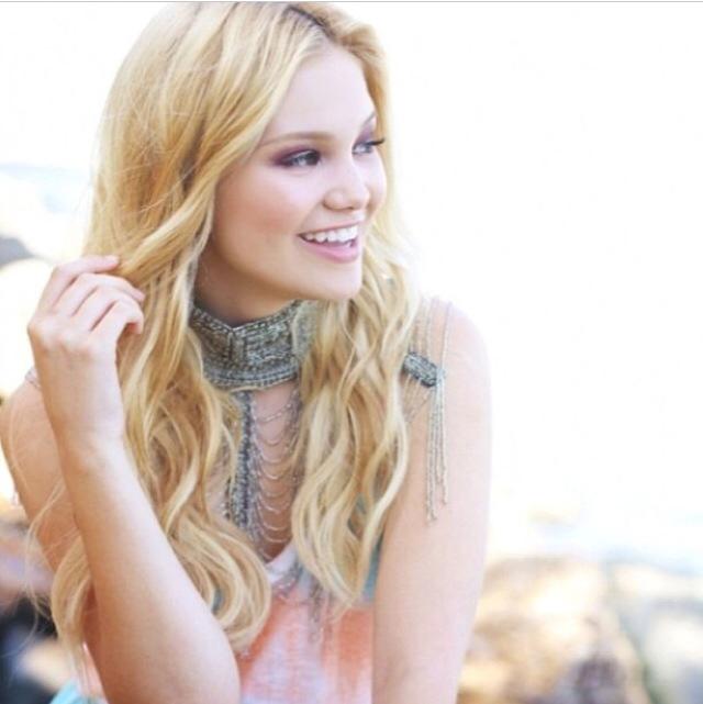 Mazie (@maziebitvh_) on Twitter photo 