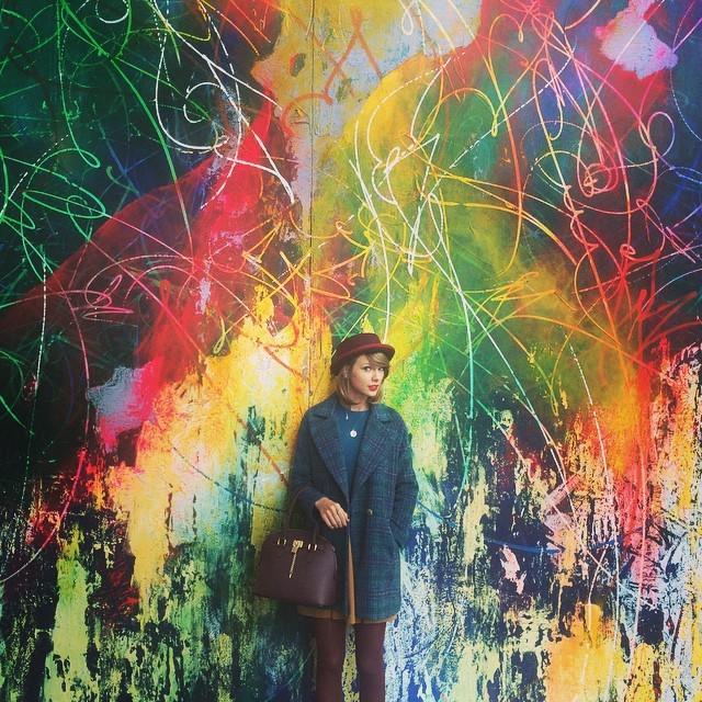 CreativeDisc's tweet photo. Screaming color @taylorswift13 http://t.co/PFdQF9zBt9