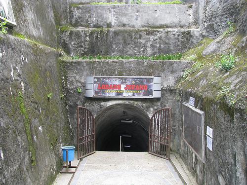 sejarah lainnya yaitu gua jepang>>

sodtravel.wordpress.com/2014/11/15/ter…