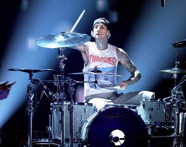 HAPPY BIRTHDAY TO THE AMAZING TRAVIS BARKER!! Definitely one of the best drummers of all time. 