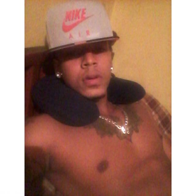 ScropOficial's tweet photo. Tu noviecito es un gafo, te gusto soy yo (8) #MePerteneces . . . #ElDePinto #ScropRrc http://t.co/QIqxAICDoT