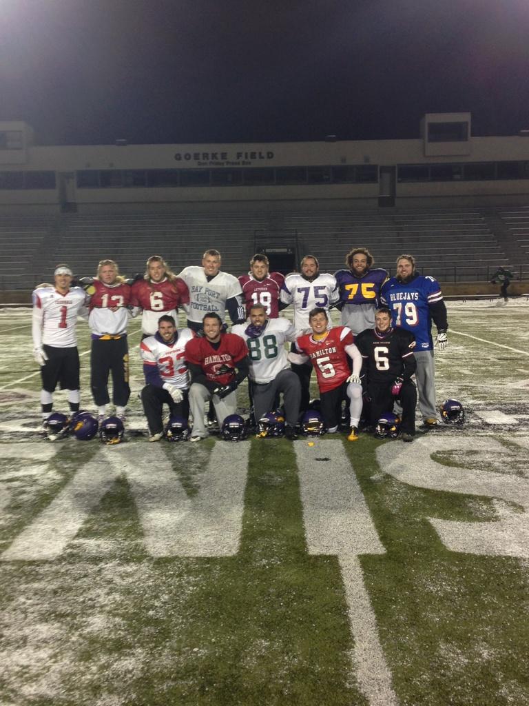 UWSPFootball's tweet photo. The #Seniors gathered together at the end of their last padded practice! One last time tomorrow at the Gerk! #SR's http://t.co/hiIqg2YpNI