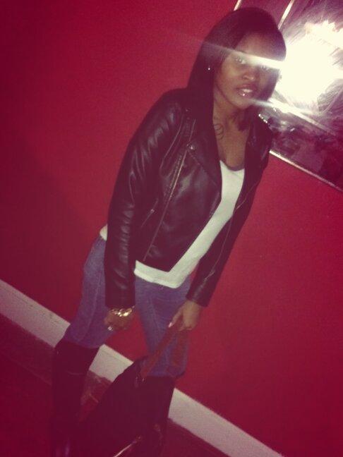 Deesolove's tweet photo. , where ya bank roll ? http://t.co/tbRBbPUeYR