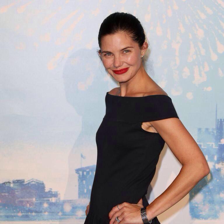 Happy birthday Delphine Chanéac  