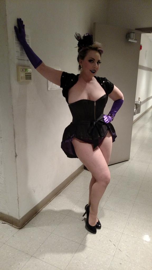 Pisa_Cake's tweet photo. Got a #goth to kitten the #azbfest. http://t.co/xBoJYUTWHW