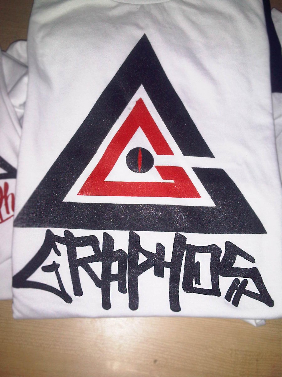 GraphosCloth's tweet photo. Con merca en Mano! Graphos Cloth comienza desde HOY!! http://t.co/RplzajkhQS