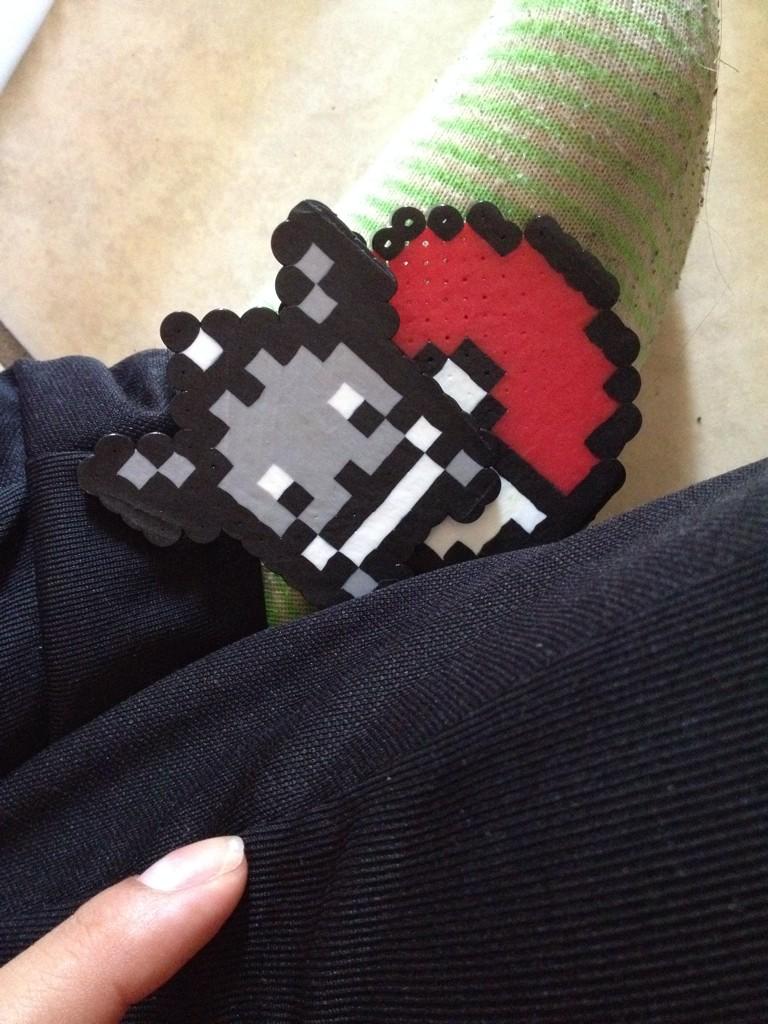 Genehhsis's tweet image. $3 each amigos, my little cousin can basically make you anything #dratini #jiratchi #shineyeevee #modernize