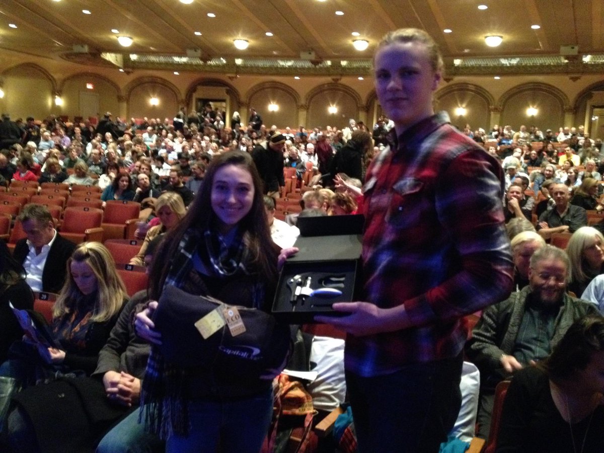 justforlaughs's tweet photo. #JFLtour #congrats to the @CapitalOneCA seat upgrade winners @Ergoplex &amp; Fraser Christian #Vancouver @Vancivictheatre http://t.co/L7fB1Zbbgd