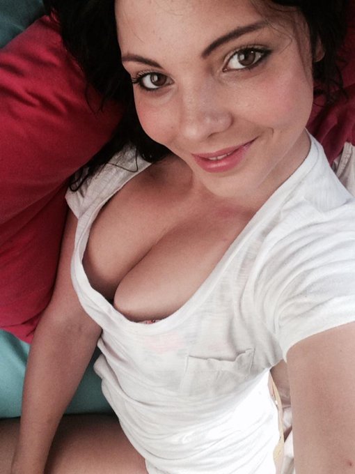 Late night #FriskyFriday @MissSocialNet #teamnele ❤️❤️ http://t.co/IIVzaMlMD0<a href="/tag/friskyfriday"class="tags">#FriskyFriday</a><a class="tags" target="_blank" title="On Twitter" href="/?out=eyJ0eXAiOiJKV1QiLCJhbGciOiJIUzUxMiJ9.eyJpYXQiOjE3MjIzNTcxNTEsImlzcyI6InR3cG9ybnN0YXJzLmNvbSIsIm5iZiI6MTcyMjM1NzE1MSwiZXhwIjoxNzUzODkzMTUxLCJyZWRpcmVjdF91cmwiOiJodHRwczovL3R3aXR0ZXIuY29tL01pc3NTb2NpYWxOZXQifQ.dgptNJ_V1hPWOWL_Kc-MKcJwu06bmKyHf1Dy7vGwDdLfLzB3p0_pzsZNJCBAbPF-xACBiGW8Nn6d9ZGQ-DQGPA">@MissSocialNet</a><a href="/tag/teamnele"class="tags">#teamnele</a>