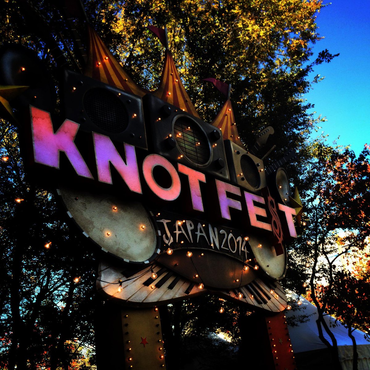 slipknot's tweet photo. Get the #Slipknot app to access @knotfestjapan. 
Android: http://t.co/iRPVnX21NI 
iPhone: http://t.co/YfYUN980Ud http://t.co/vkujiDjDkr