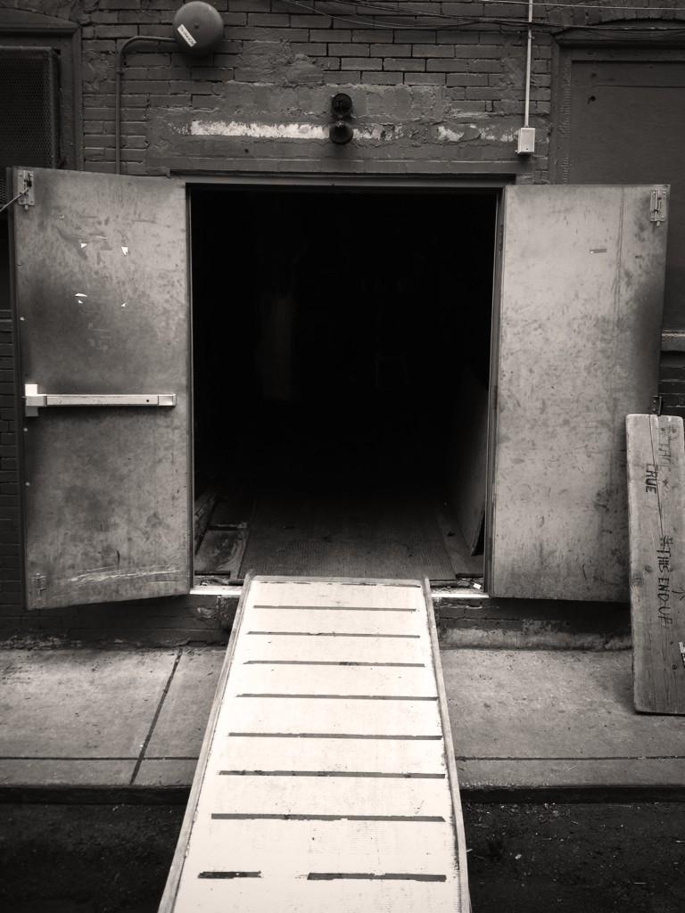 78666ScooterMaf's tweet photo. Trocadero in Philadelphia. #artistentrance http://t.co/V1EMOo3oB8