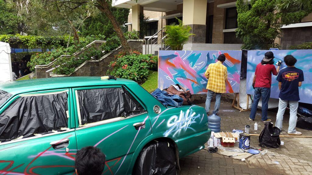 MahaFest's tweet photo. KREATIFITAS DARI KOMUNITAS @GIMSociety 
PIMP MY RIDE!!! #BIKINBANDUNGMACET  #KOMUNITAS #BANDUNGJUARA #NUHUNKANGEMIL http://t.co/MMFUElovfb
