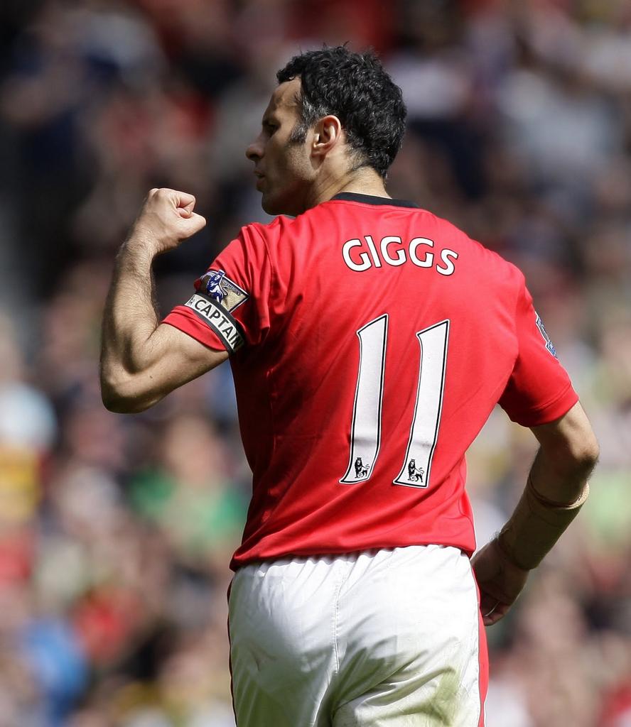 RedMissDevil's tweet photo. #updatejaman no 11 dulu & sekarang :') http://t.co/VY9HZE38f2