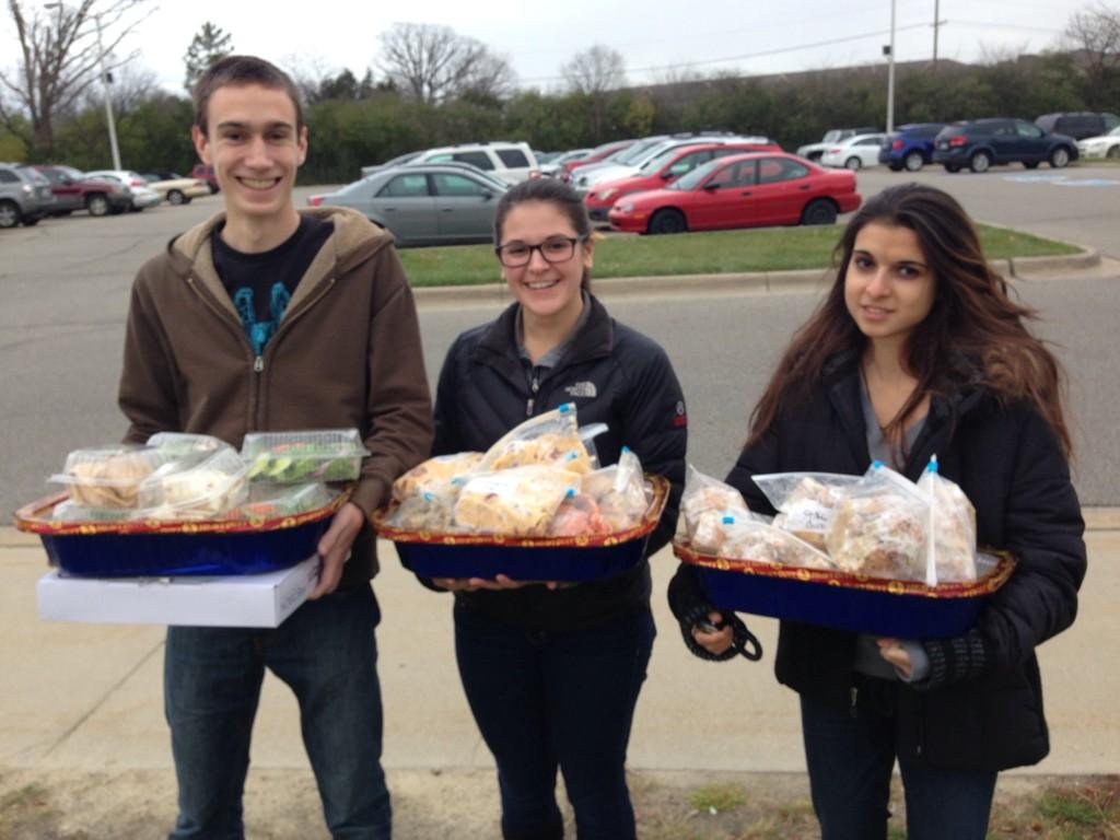 UMDearbornFRN's tweet photo. Here's some pictures of our volunteers from our recovery today!! Aren't they precious? http://t.co/pSdtclCO2f