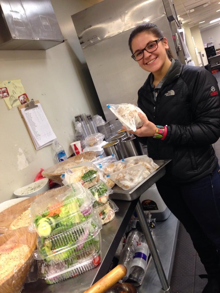 UMDearbornFRN's tweet photo. Here's some pictures of our volunteers from our recovery today!! Aren't they precious? http://t.co/pSdtclCO2f
