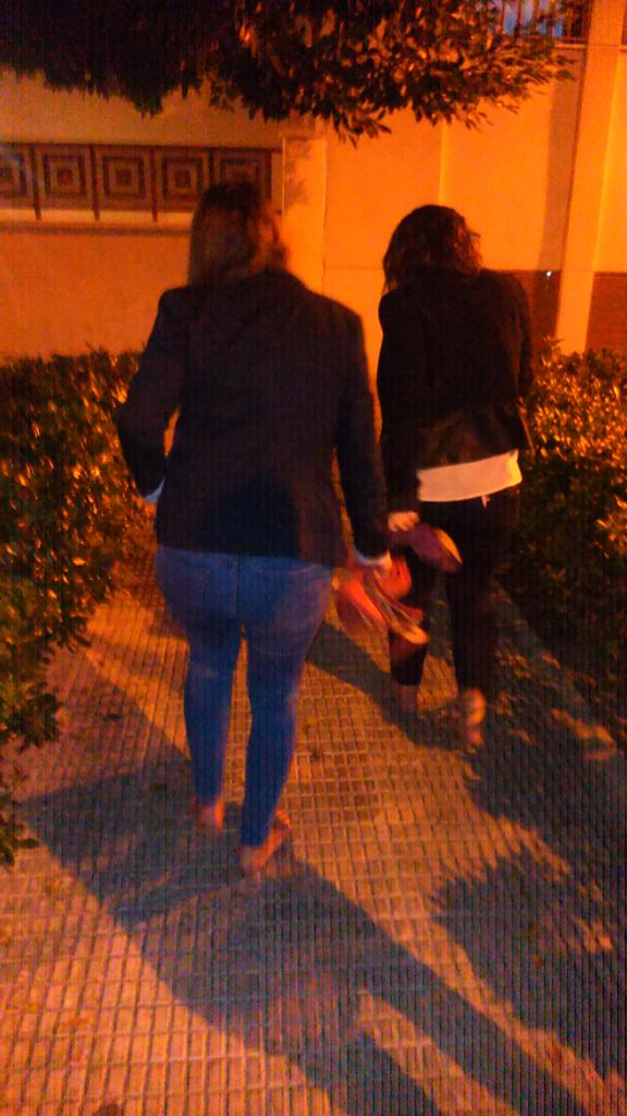 rociesparcia's tweet photo. "@CCIsabelM: Parece que van cansás... @rociesparcia #Gloria 😂😂  #5Avenida🎵 💃 http://t.co/7omtPjpmaK"