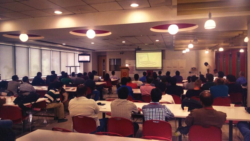 Aditya_Vx1's tweet photo. Bollywood's got nothing on this #Housefull at the #TargetIndia #Meetup #MoreSeatsPlease #HouseOfCodes http://t.co/o7aCeuGApx