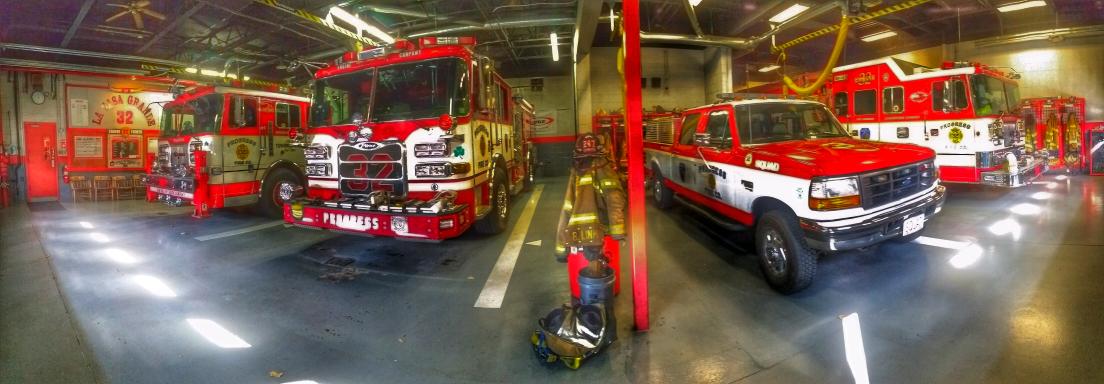 fill_the_BOX's tweet image. Engine, Tower, and Squad Company. #progressfire