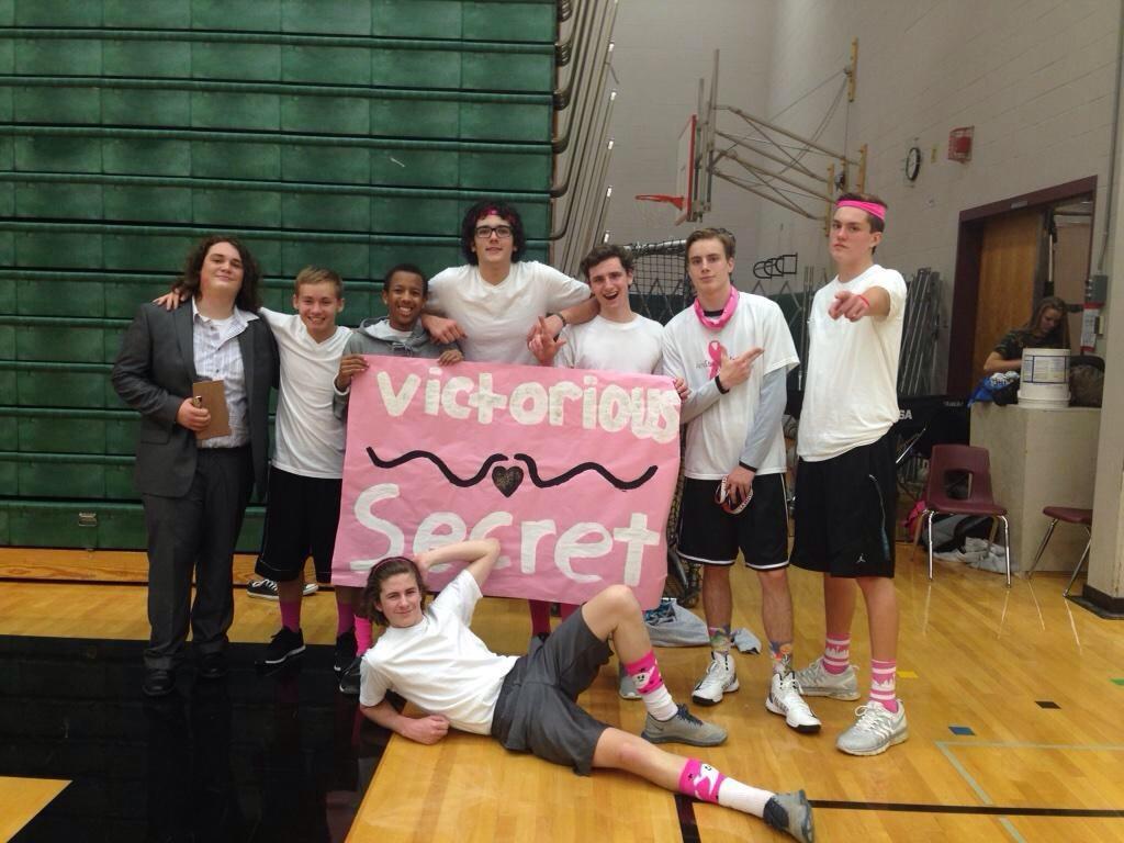 VSmacho's tweet photo. One of the best squads to play the game #Legacy http://t.co/ZQ4qmbyfd7
