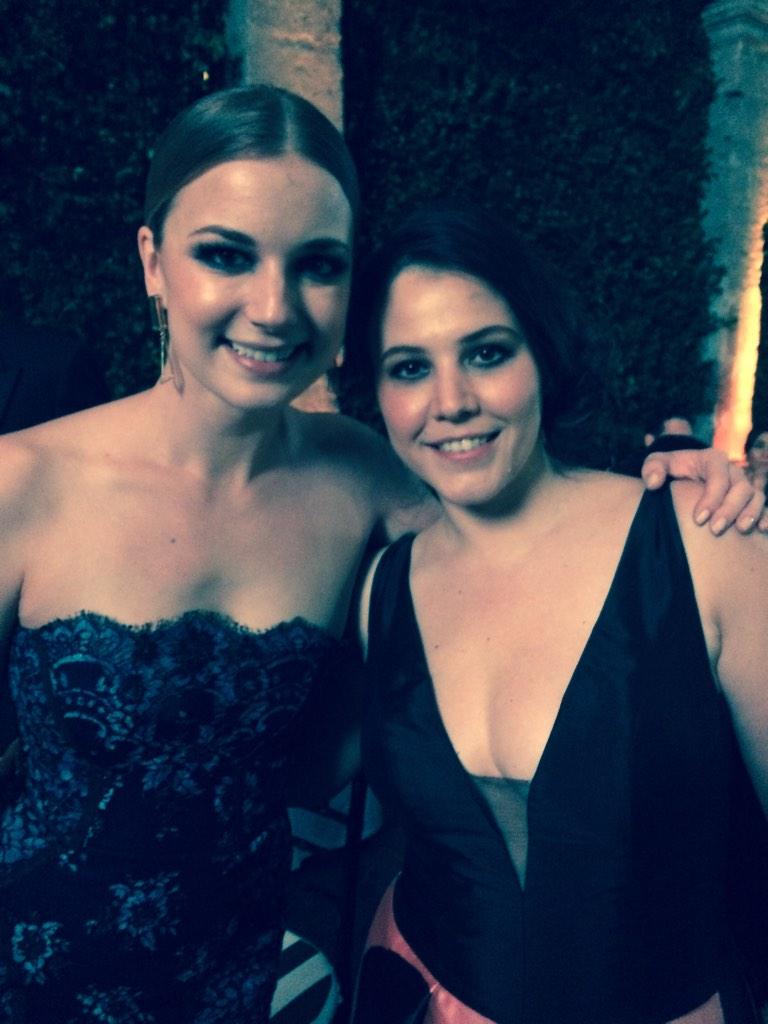 fabaragones's tweet photo. Soy su fan @EmilyVanCamp #GalaCHMexico #ClaustroDeSorJuana http://t.co/MOju7JVfk1