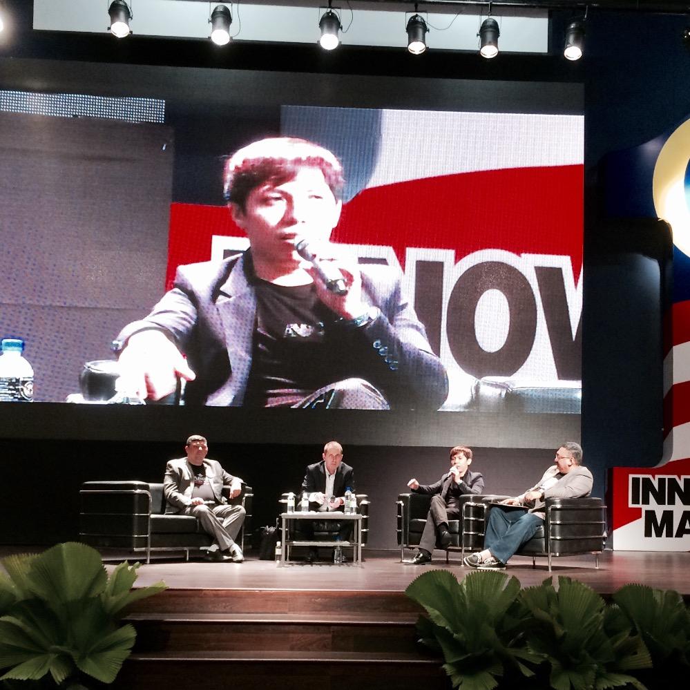 CyberjayaBuzz's tweet image. @geckobrother, @moacyralves, @addisonkang and @johannawawi discussing Creative Industry &amp;amp; Tech at #CJTECHtalk