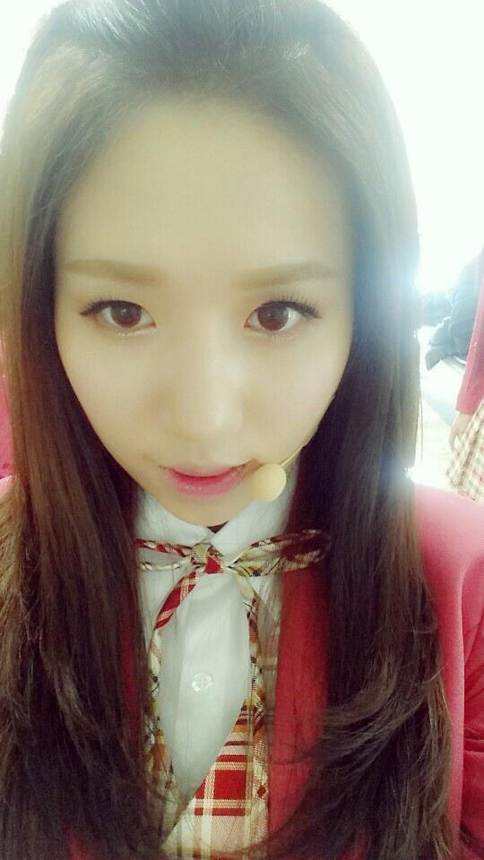 [#JIN] 안녕하세요 여러분!! JIN입니다 오늘은 무슨날일까요! 오늘은 쇼 음악중심있는날!!!! 본방사수해주실꺼죠?? 
추운데 감기걸리지마시구요(╬⊙д⊙) #러블리즈