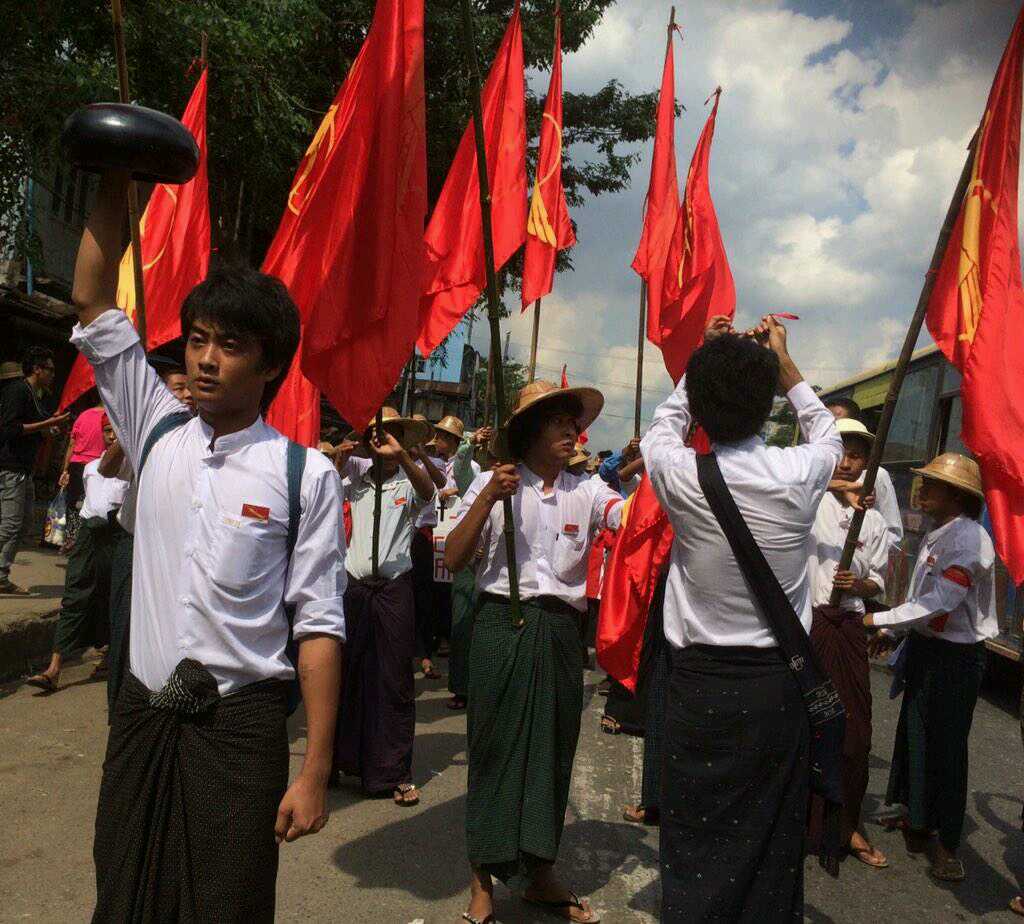 THAILAND_FUTURE's tweet photo. Peaceful protesting students . #THAILAND ? .. NO ! => #MYANMAR ! #เสรีภาพ. #ป @TSCD_EN #thaicoup #12CoreValues http://t.co/WYsSumgYfe