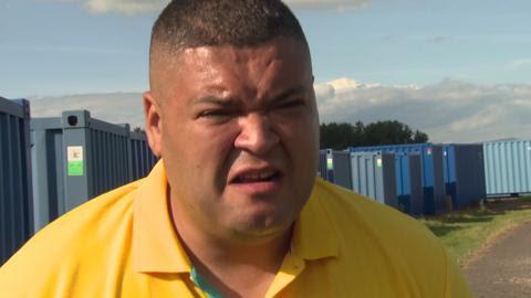 Ladontourdotcom's tweet photo. This guy is the biggest dickhead on TV at the moment http://t.co/rlLWy2e8zs