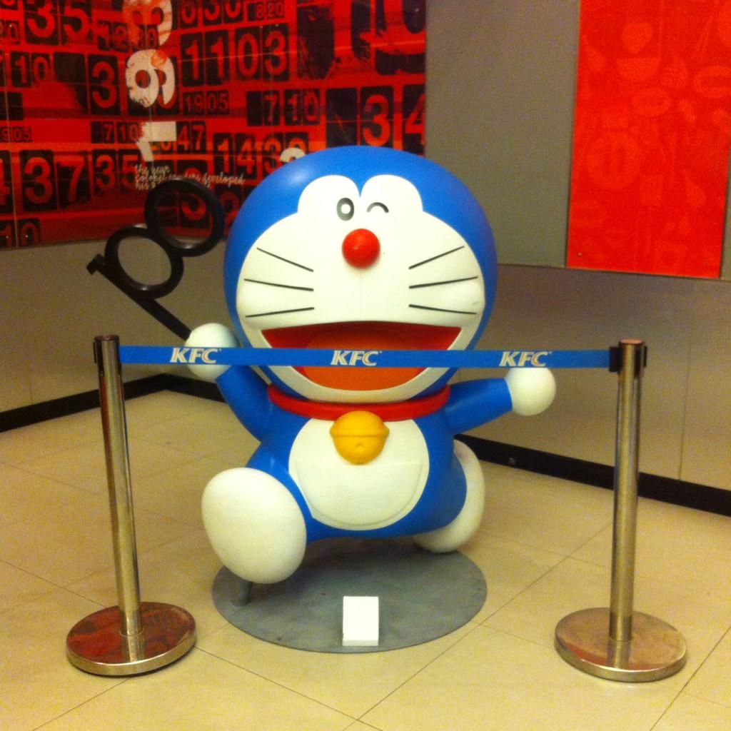 Doraemon Indonesia A Twitteren Ini Dia Patung Doraemon Yang Ada