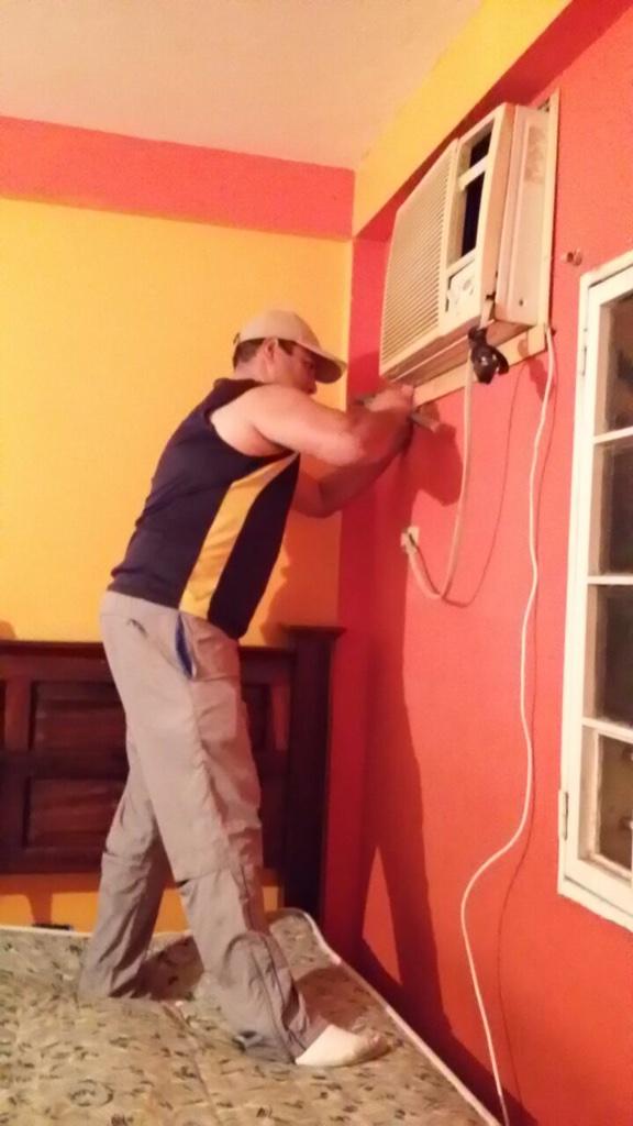 Nuestro locutor estrella Nemer Saab cuando esta fuera de cabina