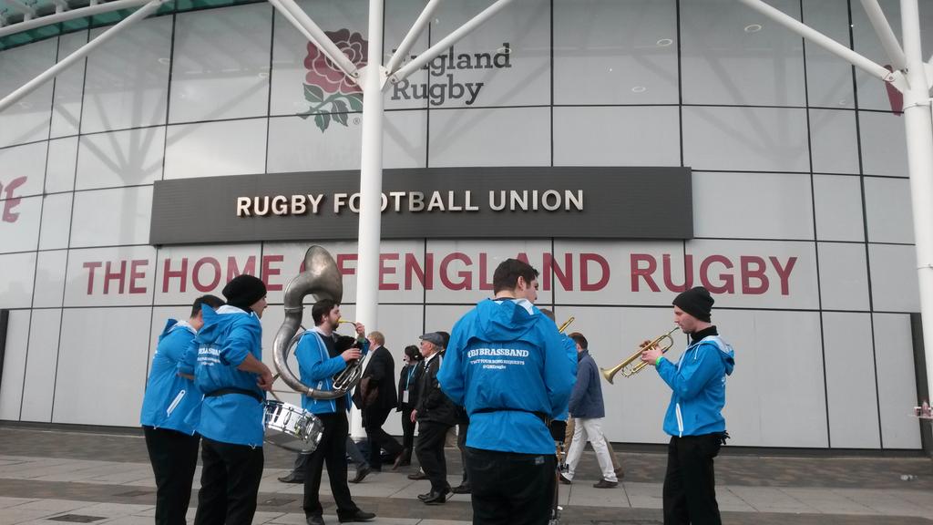 TimothyBayliss1's tweet photo. @QBErugby brass band in fine voice ahead of @EnglandRugby taking on #springboxs #QBEinternationals http://t.co/va5Q6ADpIq