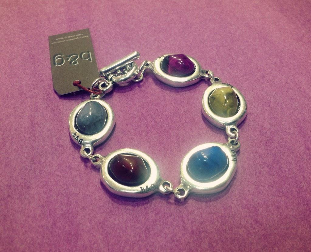 Pulseras que siempre hemos tenido... y que vuelven con nuevos colores. Nos encanta... ❤️ <a href="/bygcomplementos/">b&g</a> #Badajoz