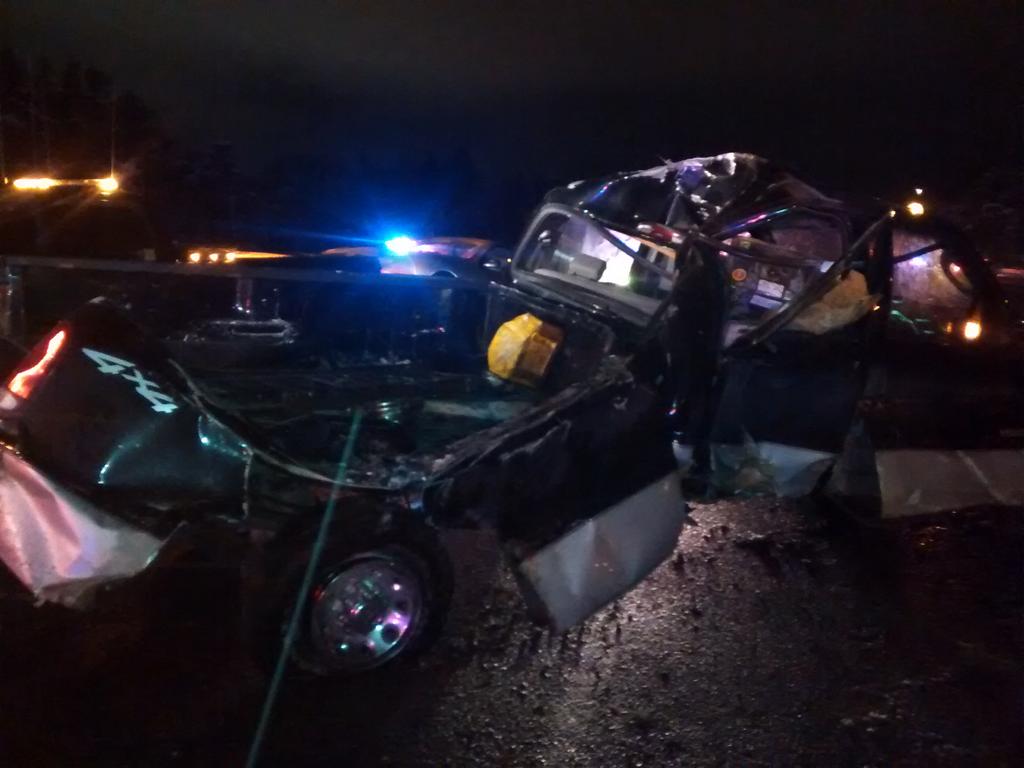 jameskirton1990's tweet photo. The accident hwy 400 @ bayfield 6-8+ cars involved including me and Rebecca. She's fine! I pulled 2 ppl out by myself http://t.co/6pH8r9OMVy