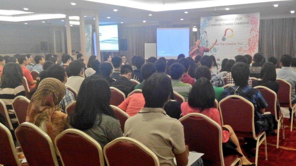 SEMFTI_2014's tweet photo. Sekarang waktunya workshop yang dipandu oleh Louis Sastrawijaya @follouis #SEMFTI2014 http://t.co/FIfuVN5AV9