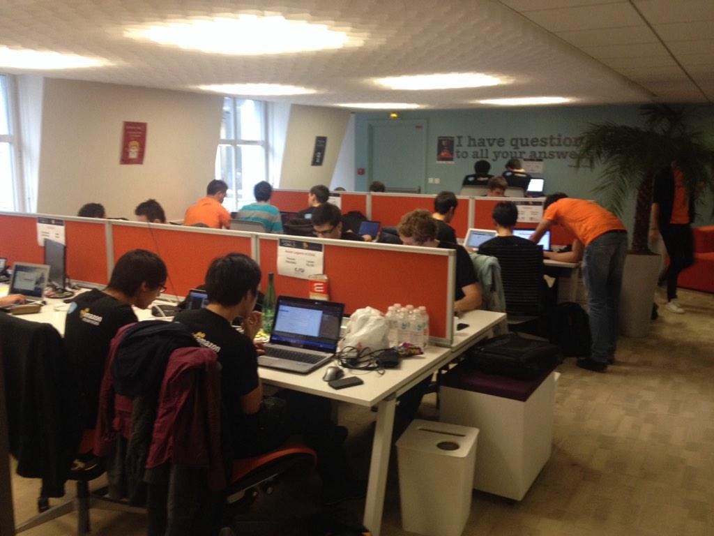 LegendsOfCode's tweet photo. #LegendsOfCode c'est parti ! Cc @awscloud @greenit @CodinGame @d2si http://t.co/c5a35zIVfV
