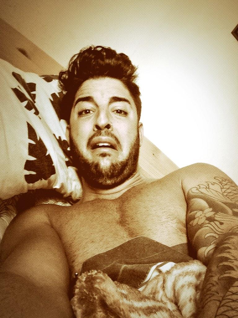 BehroozChipiona's tweet photo. Buenos días a todos!!!!! A estudiarrrrrrr 😭😭😭😭 http://t.co/l2hpkLIf9d