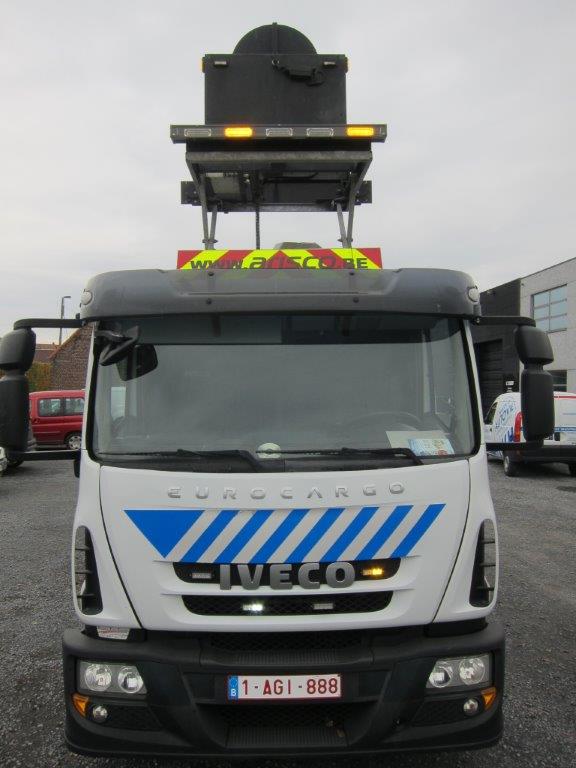 AriscoNV's tweet photo. Opbouw ARROW6 met D1 in verhoogde versie met bediening GO112 voor onze klant DACAR te Schaarbeek. http://t.co/ZgcfRKLIyD