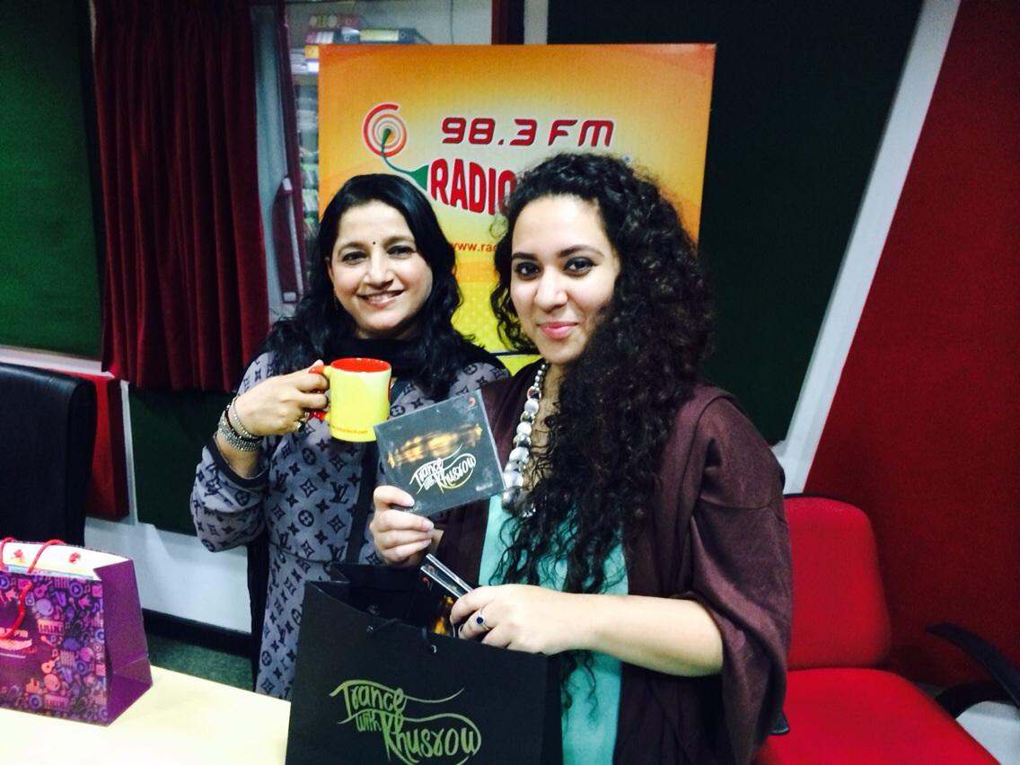 kavitaseth's tweet photo. Conversations and coffee #TrancewithKhusrow @MirchiAhmedabad . Fun times http://t.co/qUvn8PzJN7
