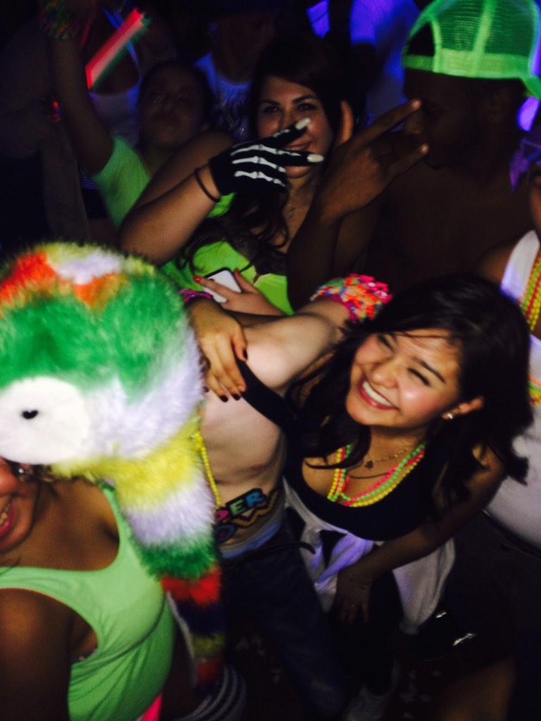 kenialsanchez's tweet photo. Hyper glow🎉🎉🎉 http://t.co/cd6IE2E7Q6