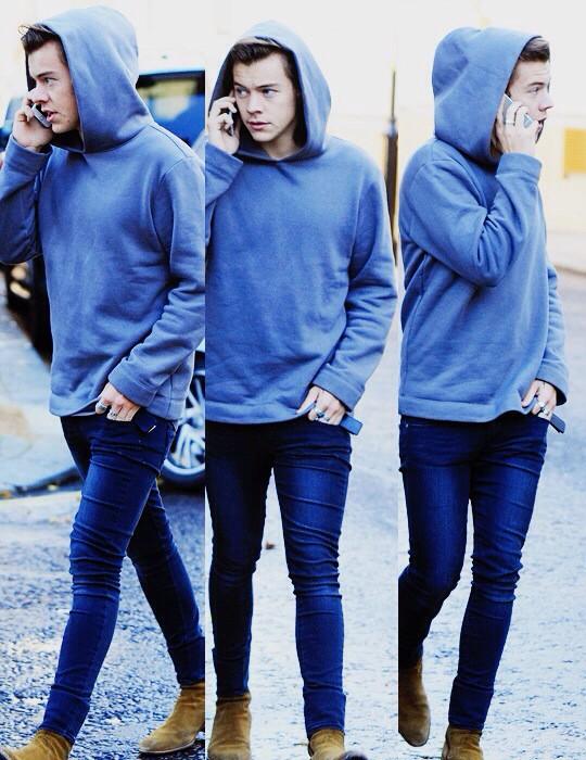harrytk17's tweet photo. blue http://t.co/at2HV9yh5W
