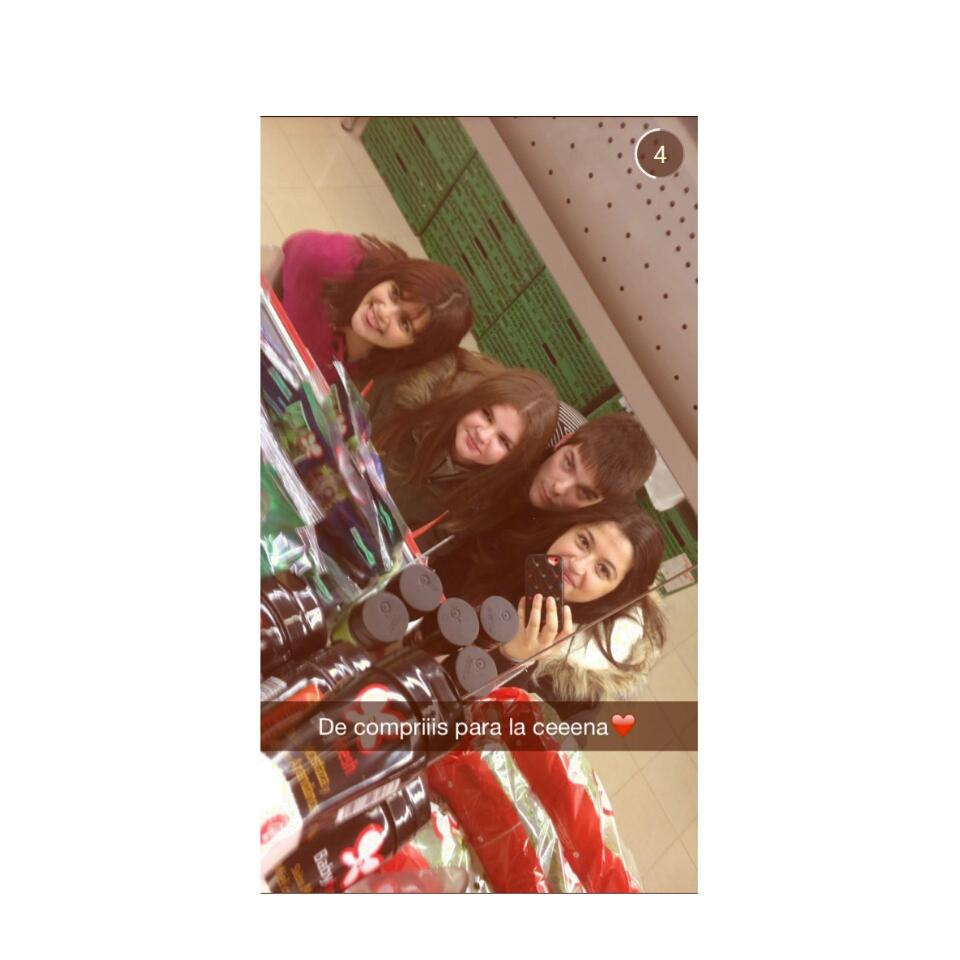 adelinafigler's tweet photo. Memoriees @IrinaBorjana @AgoizRaisa #angeel http://t.co/zx94GjIb3l