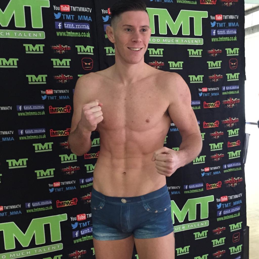 j_reedman's tweet photo. Thanks @CatalystFit_PT  for the help with fight prep. Made weight easy. Couldnt do it without you #ItsShowtime http://t.co/fdbd6taKtf