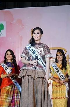 amandayusri's tweet photo. Baju adat rampi http://t.co/JYoc6bXAnE