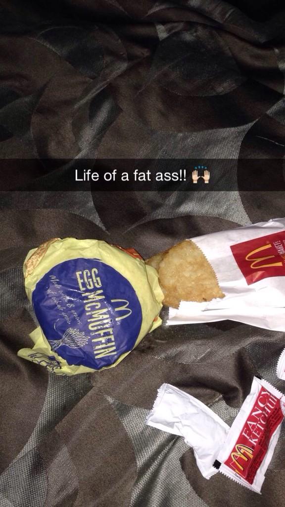 oscarzelaya0575's tweet photo. Shout out to them pears ππ
#fatboyprob http://t.co/87pdEaxH8j